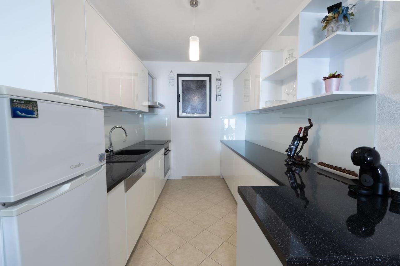 Apartment Dany - Free Beach Parking Makarska Eksteriør bilde