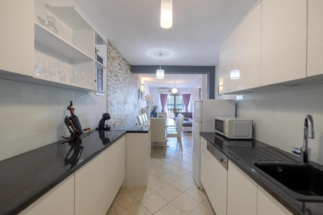 Apartment Dany - Free Beach Parking Makarska Eksteriør bilde