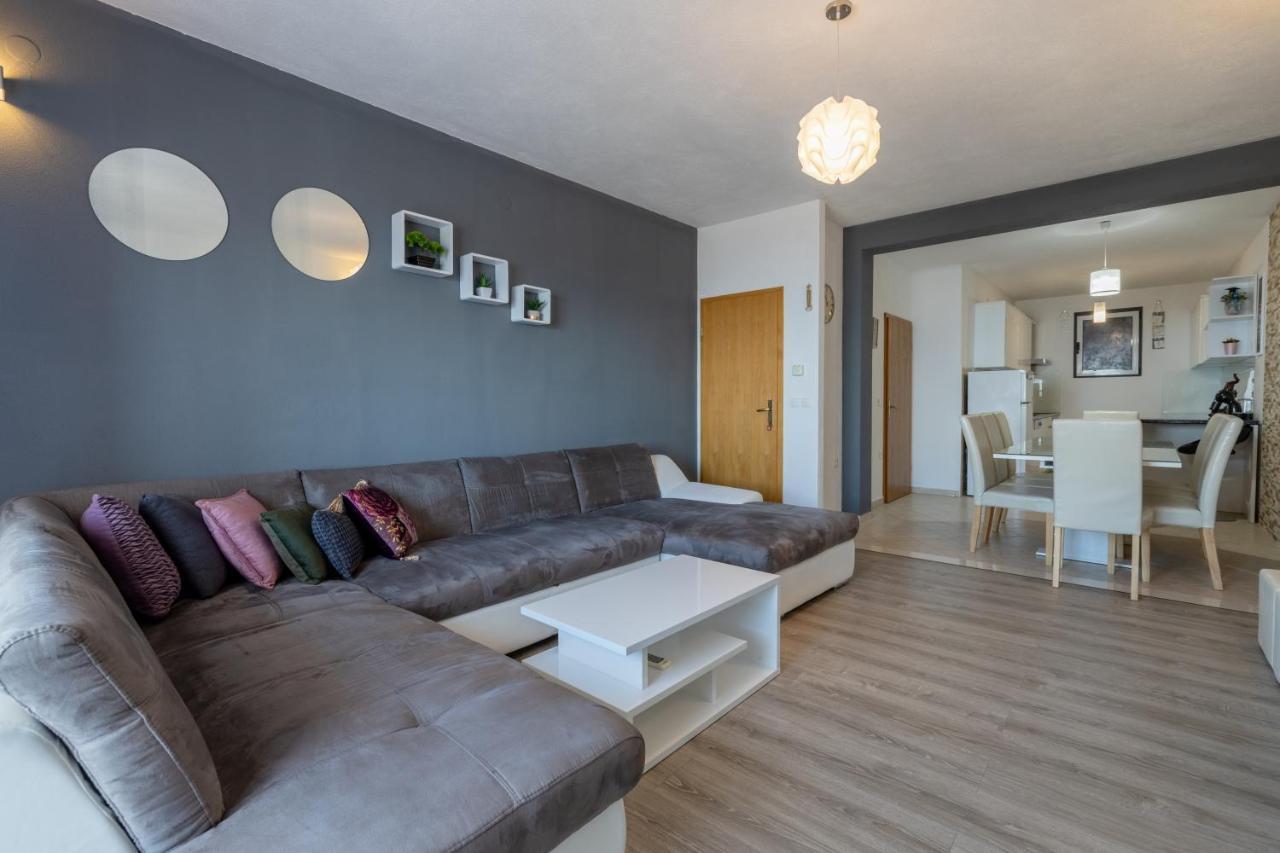 Apartment Dany - Free Beach Parking Makarska Eksteriør bilde