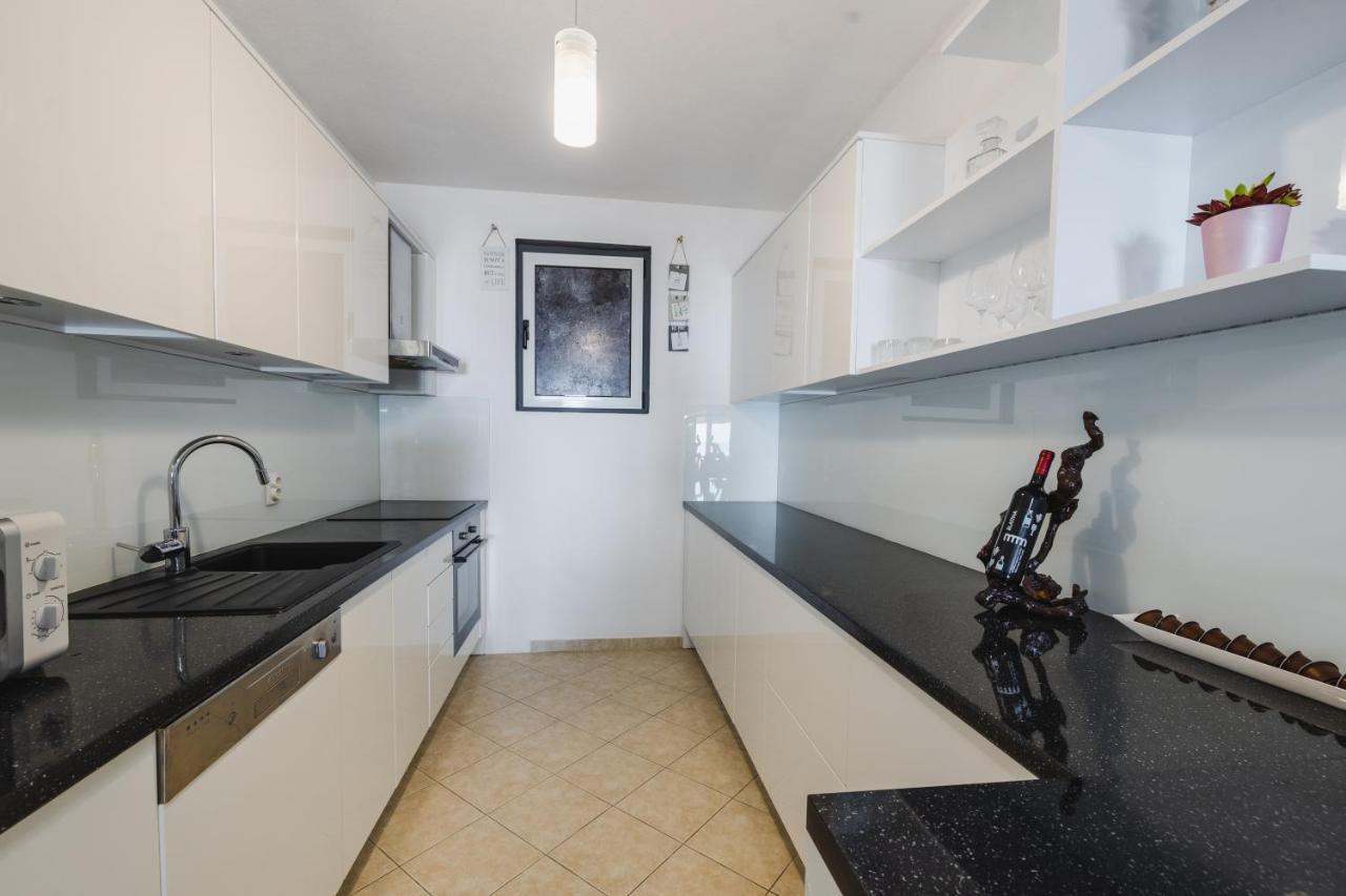 Apartment Dany - Free Beach Parking Makarska Eksteriør bilde